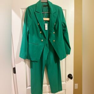 NY & Company Kelly Green Blazer and Pants